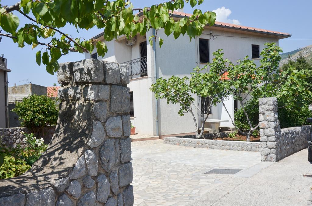 Apartments Nikola Senj  Bagian luar foto