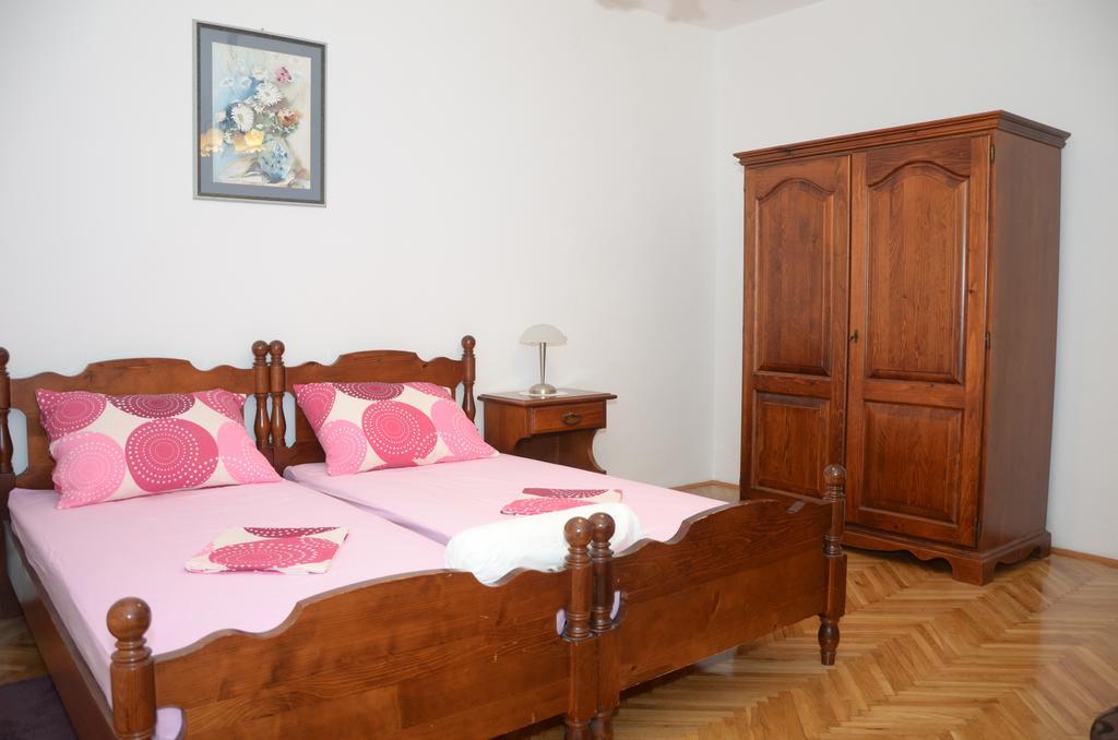 Apartments Nikola Senj  Bagian luar foto